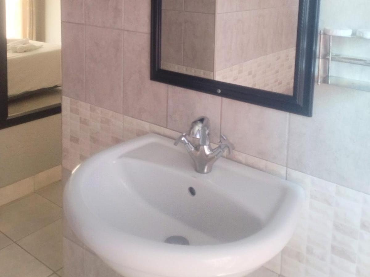Elegant Guest House Malelane ماليلين الغرفة الصورة